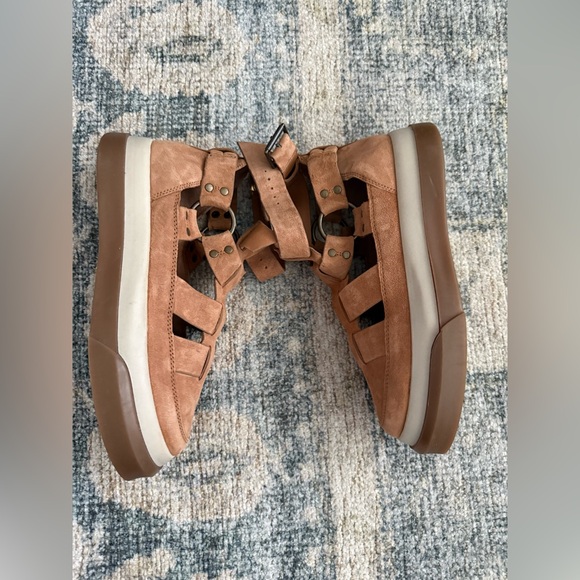 Free People‎ Bodhi Fisher Sneaker Size 9 Pristine Condition - Picture 4 of 6